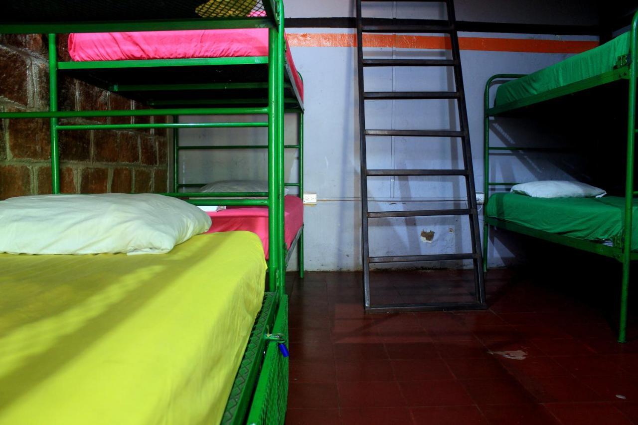Bigfoot Hostel เลออน ภายนอก รูปภาพ